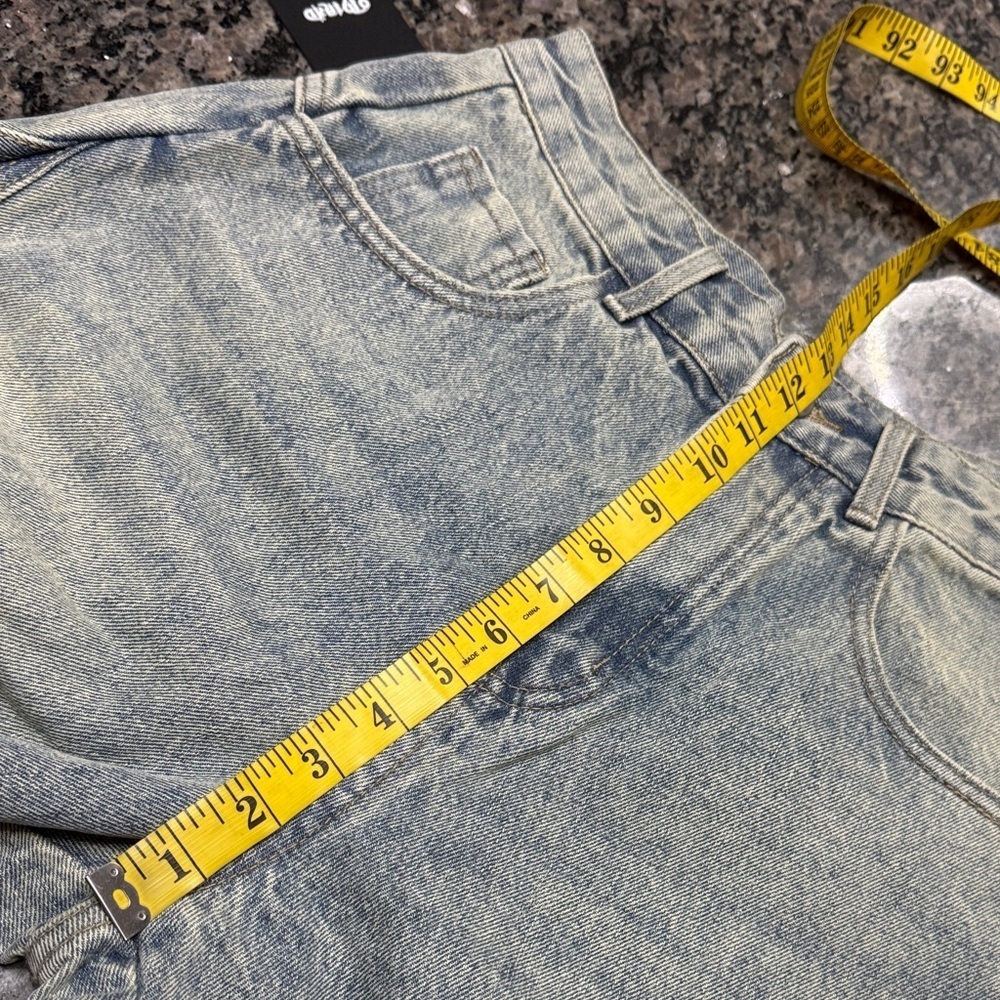 Whoowap wide leg distressed light wash Jeans in Light Blue NWT 26 - Picture 10 of 15